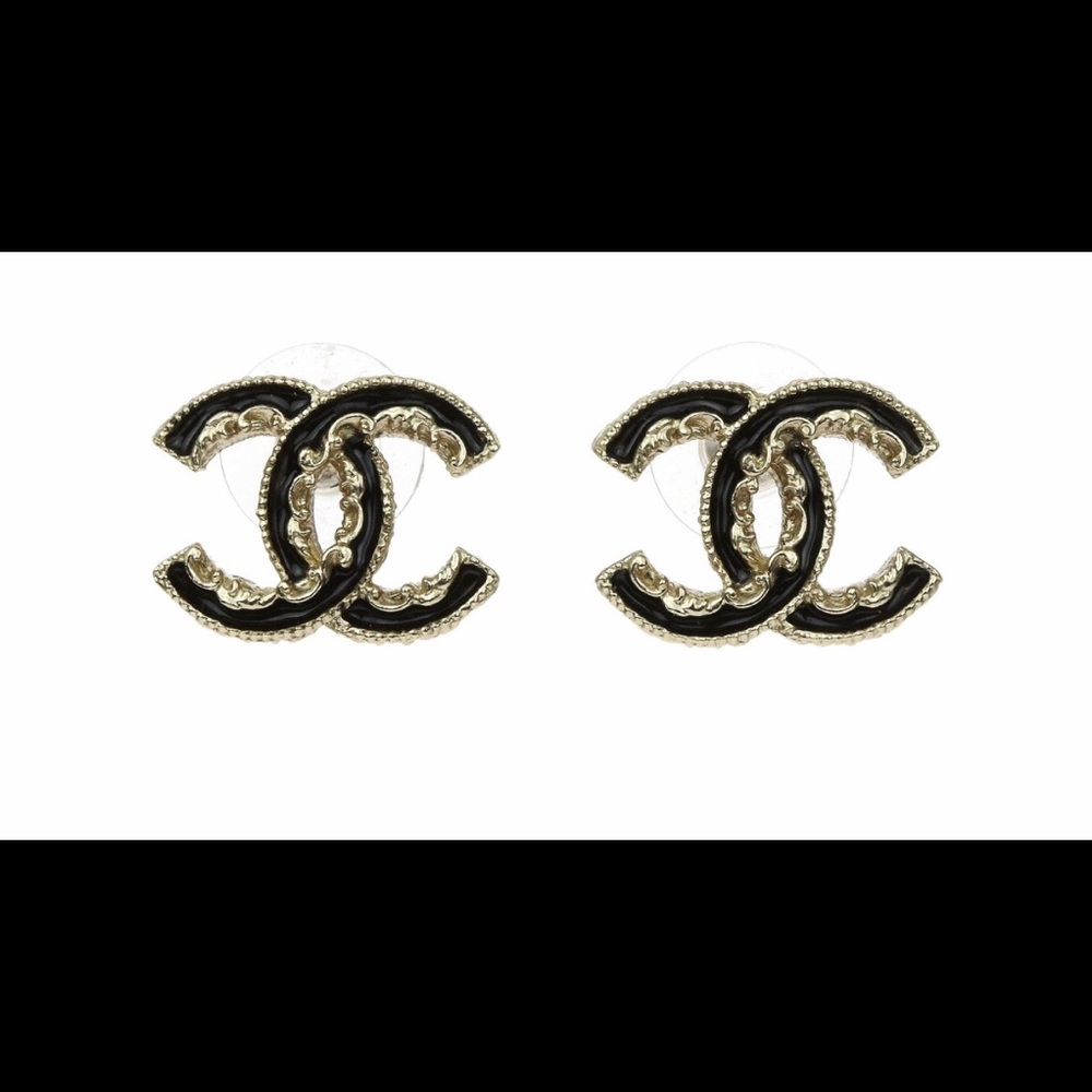 CHANEL gold/black Baroque Enamel CC Studs ⭐️